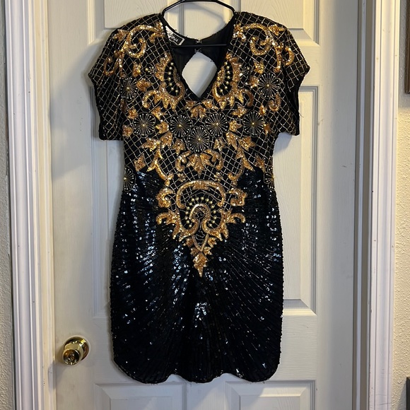 Beautiful Vintage Silk Beaded Black and Gold Dress size M by Carina - Picture 1 of 15